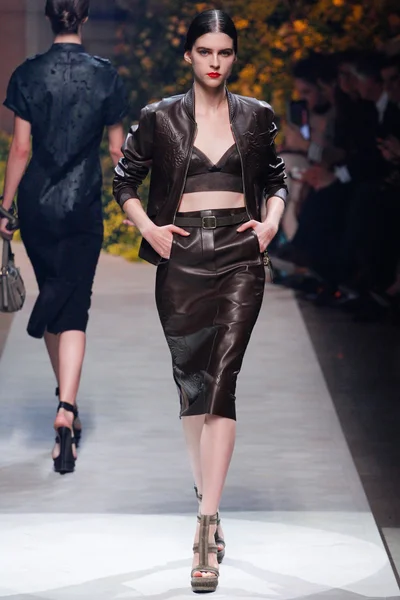 Look 7